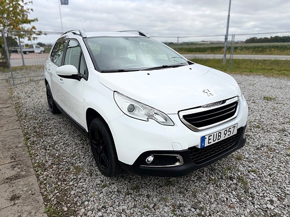 Peugeot 2008 2 of 5