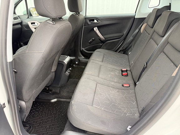 Peugeot 2008 6 of 12