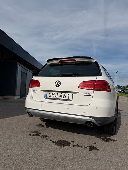 Volkswagen Passat Alltrack 7 of 21