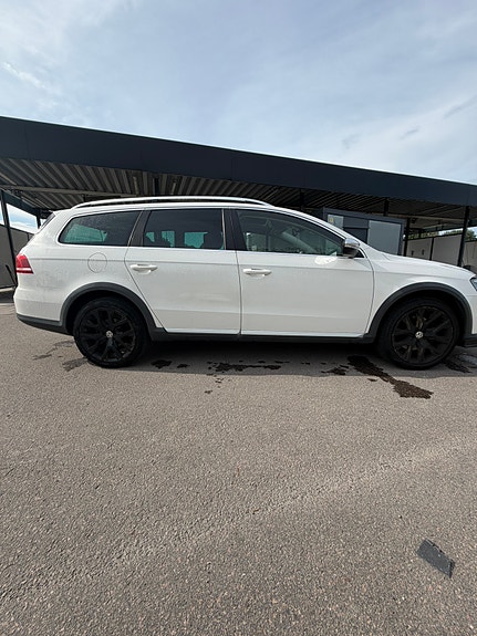 Volkswagen Passat Alltrack 11 of 21