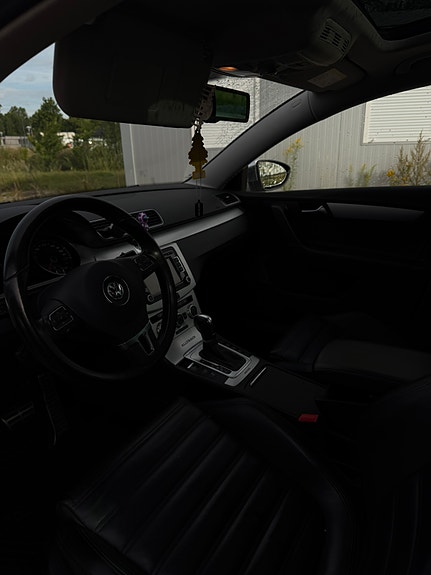 Volkswagen Passat Alltrack 16 of 21