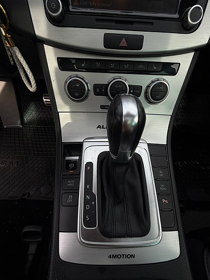 Volkswagen Passat Alltrack 15 of 21