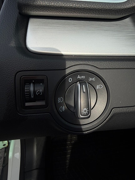 Volkswagen Passat Alltrack 13 of 21
