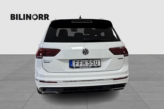 Volkswagen Tiguan Allspace 4 of 5