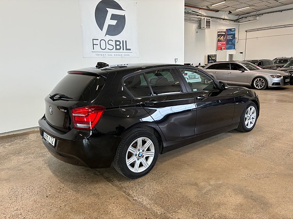 BMW 118d 4 of 5