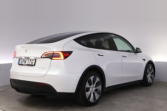 Tesla Model Y 5 of 5