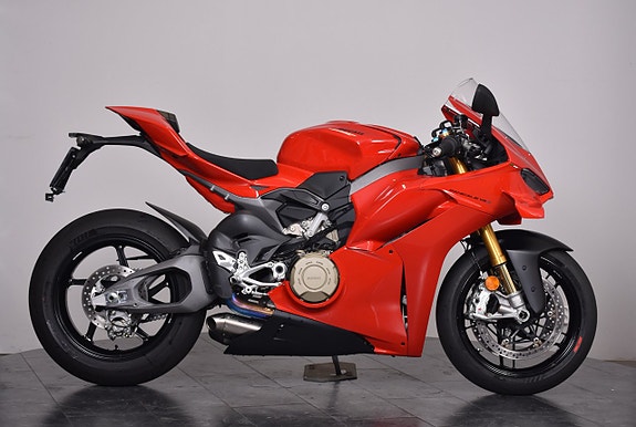 Ducati Panigale V4 S / Akrapovic / 140 Mil 2 of 5