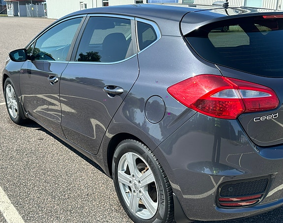 Kia Ceed 5 of 5