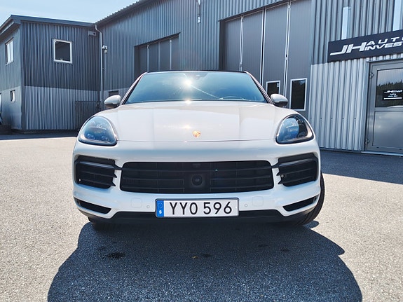 Porsche Cayenne Coupe 3 of 5