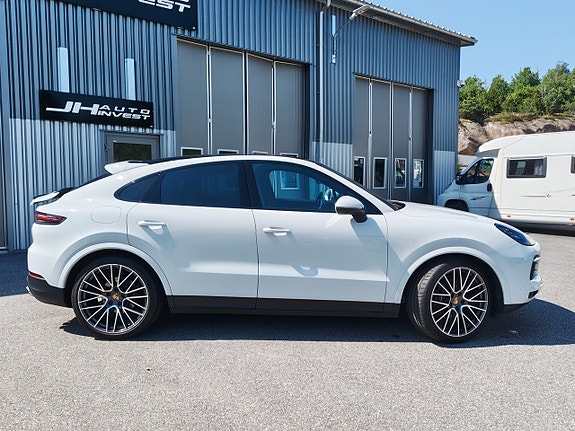 Porsche Cayenne Coupe 4 of 5