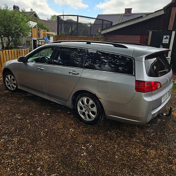 Honda Accord 4 of 6