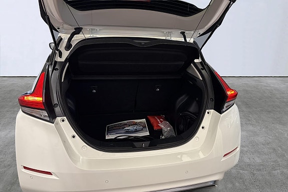 Nissan Leaf 17 of 19