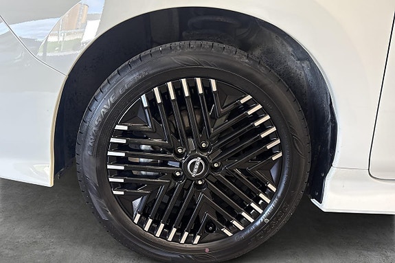 Nissan Leaf 6 of 19