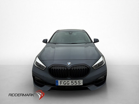 BMW 118i 2 of 5
