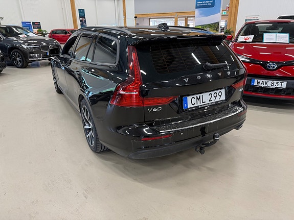 Volvo V60 2 of 4