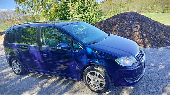 Volkswagen Touran 4 of 5