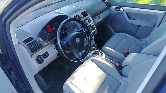 Volkswagen Touran 8 of 10