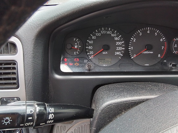 Toyota Avensis 3 of 5