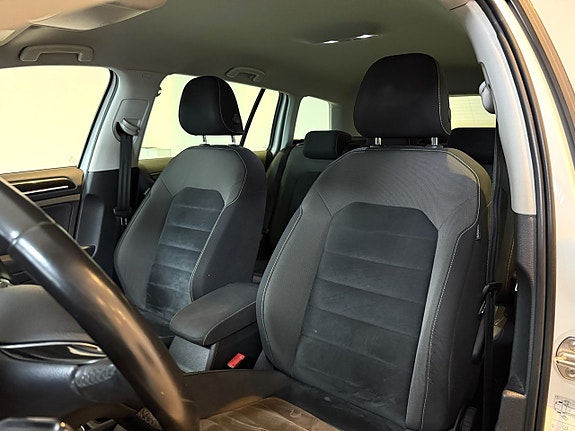 Volkswagen Golf VII 9 of 16