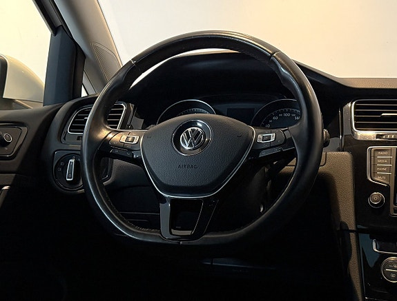Volkswagen Golf VII 13 of 16