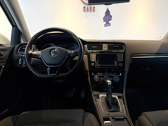 Volkswagen Golf VII 12 of 16