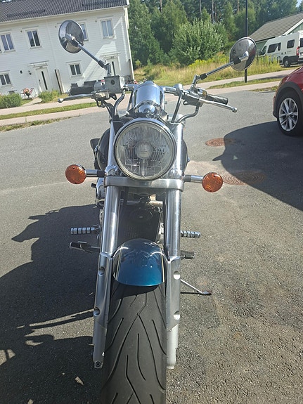 Suzuki VZ800 Marauder 2 of 5