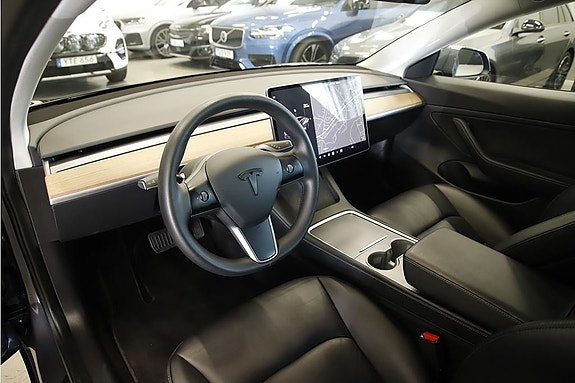 Tesla Model 3 5 of 5