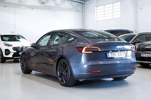 Tesla Model 3 3 of 5