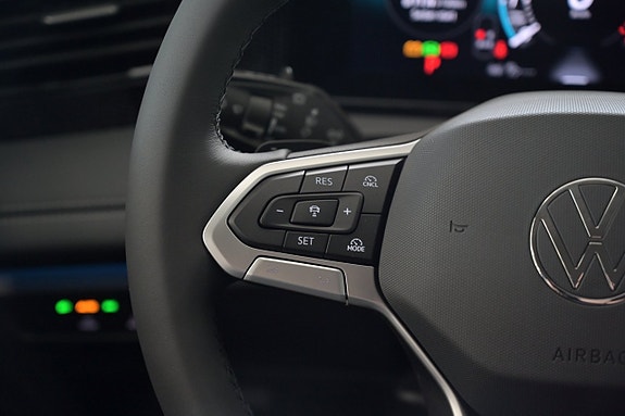Volkswagen Tiguan 15 of 26