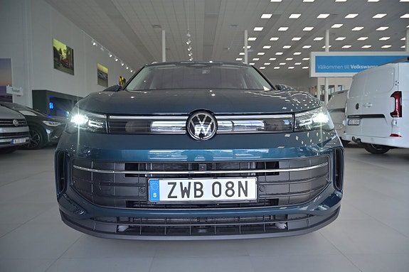 Volkswagen Tiguan 3 of 5