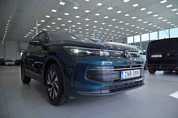 Volkswagen Tiguan 4 of 5