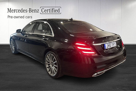 Mercedes-Benz S450 4 of 5