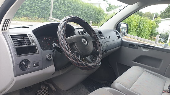 Volkswagen Transporter 3 of 5