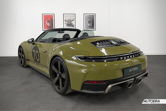 Porsche 911 4 of 5
