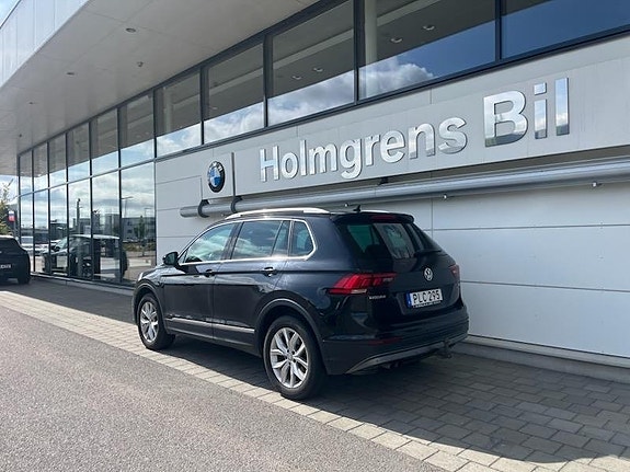 Volkswagen Tiguan 4 of 5