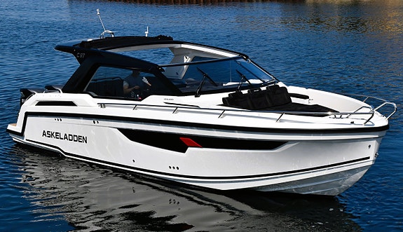 Askeladden C97 med 2 x 300hk Suzuki duoprop 5 of 5