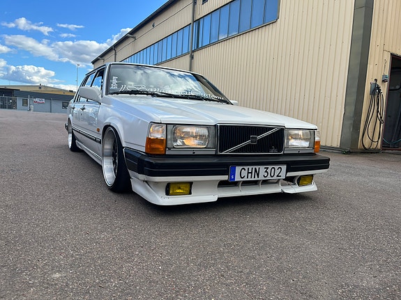 Volvo 740 3 of 5