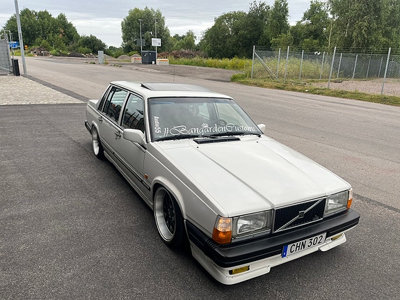 Volvo 740 4 of 5