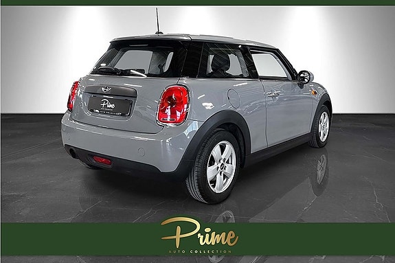 MINI One 3 of 5