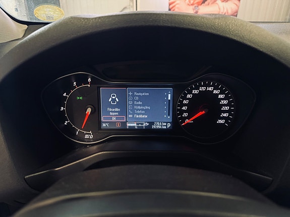 Ford Mondeo 18 of 26