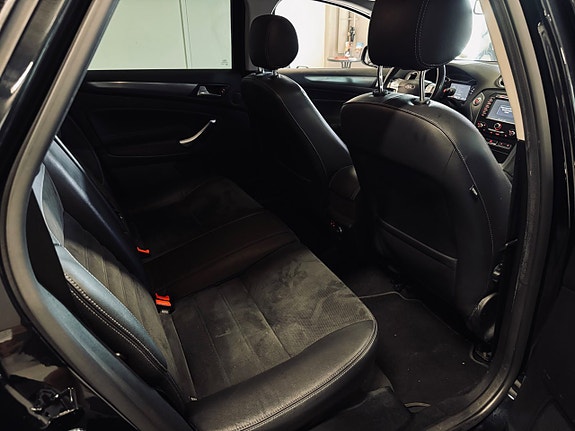 Ford Mondeo 21 of 26