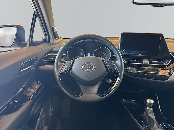 Toyota C-HR 10 of 11