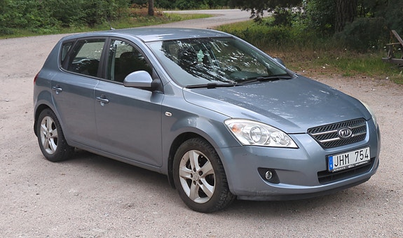 Kia Ceed 2 of 5