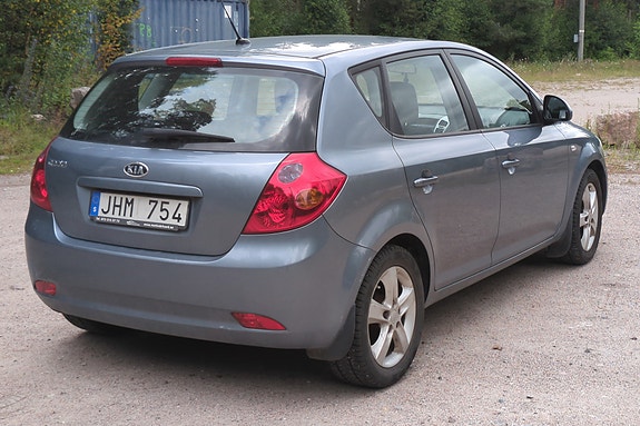 Kia Ceed 4 of 5