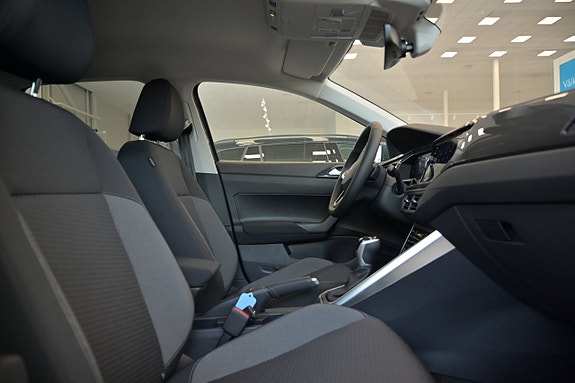 Volkswagen Polo 19 of 22