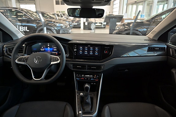 Volkswagen Polo 10 of 22