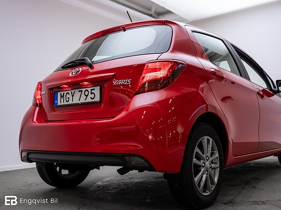 Toyota Yaris 10 of 30