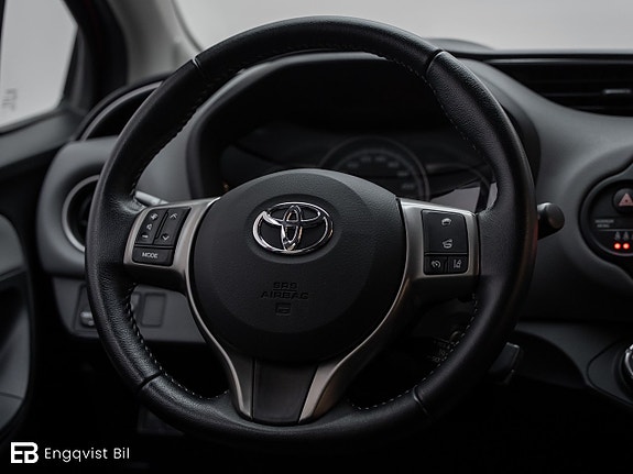 Toyota Yaris 20 of 30