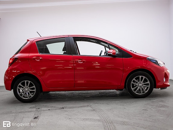 Toyota Yaris 14 of 30