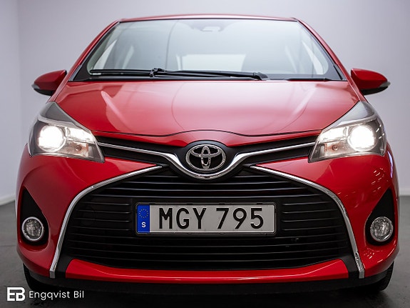 Toyota Yaris 3 of 5